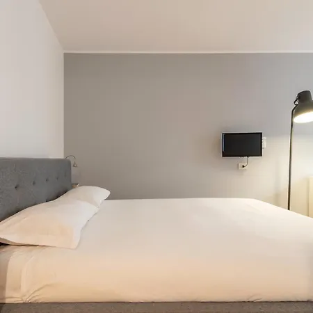 Easyhomes - Spiga Milano