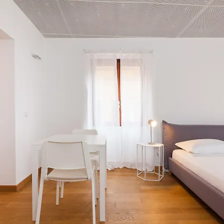 易家 - 斯皮佳套房公寓 米兰