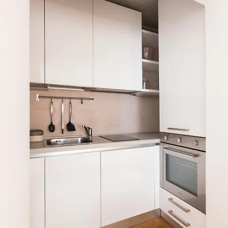 易家 - 斯皮佳套房公寓 *