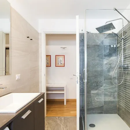 易家 - 斯皮佳套房公寓 * 米兰