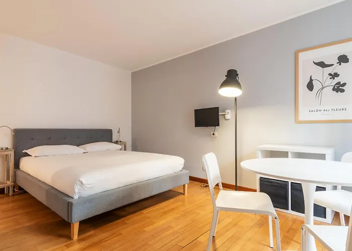 Easyhomes - Spiga Apartman Milánó