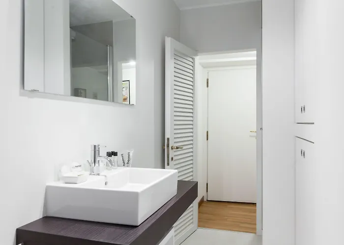 Easyhomes - Spiga Apartman Milánó