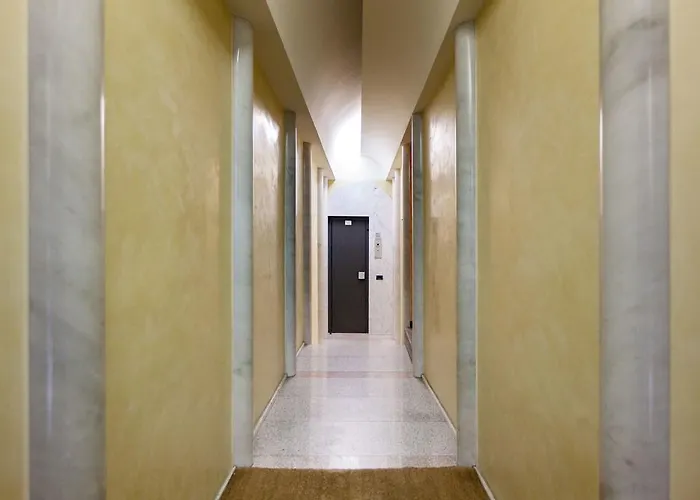 Easyhomes - Spiga Apartman Milánó