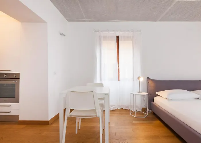 Easyhomes - Spiga * Milánó