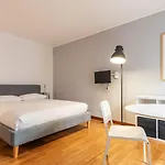 Easyhomes - Spiga Apartamento *